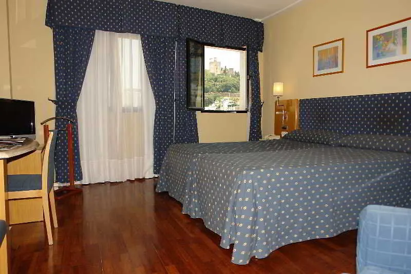 Hotel Inglaterra Granada 3*,  Spain